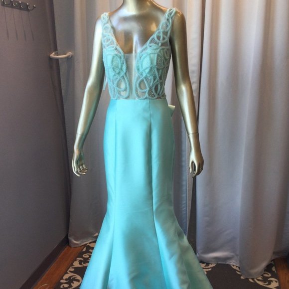 Size 6 mint satin mermaid prom/formal/ball gown - Picture 1 of 2
